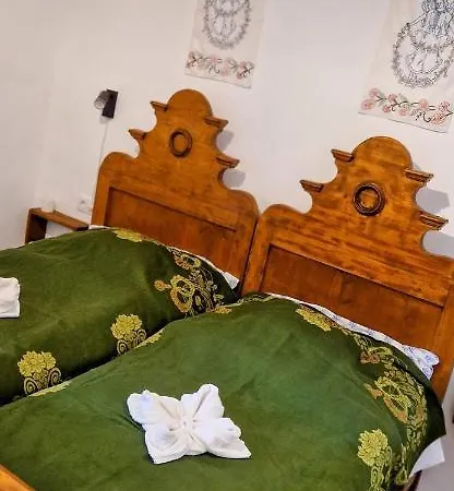 Dezsavar Vendeghaz *