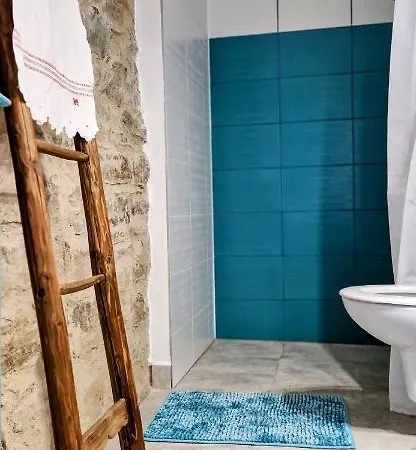 Dezsavar Vendeghaz Apartment