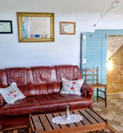 Apartment Dezsavar Vendeghaz Majs